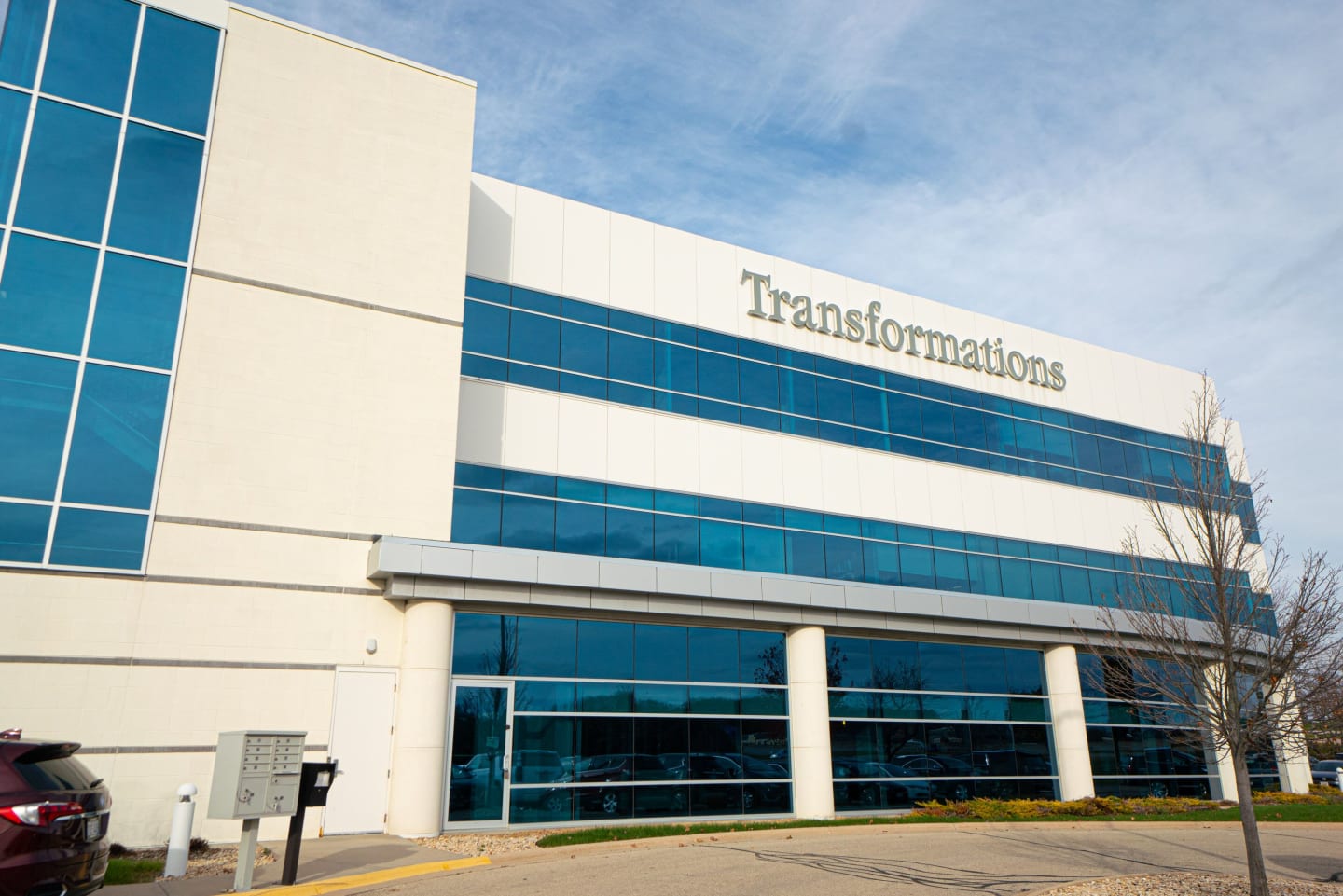 Exterior of the UW Health Transformations clinic building