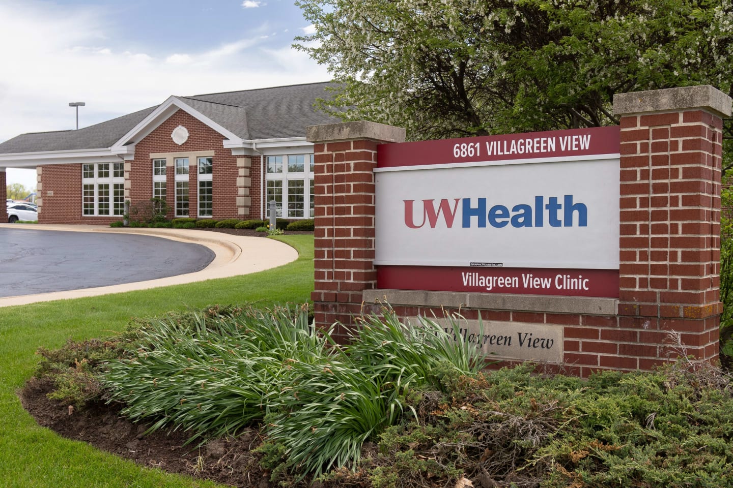 Exterior of UW Health Villagreen View Clinic