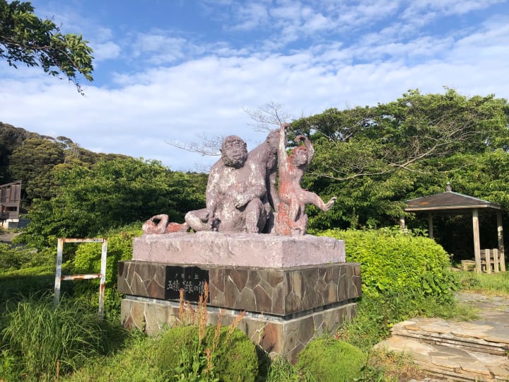 静岡県のツーリングスポット 夕日ヶ丘展望広場(五猿の像)