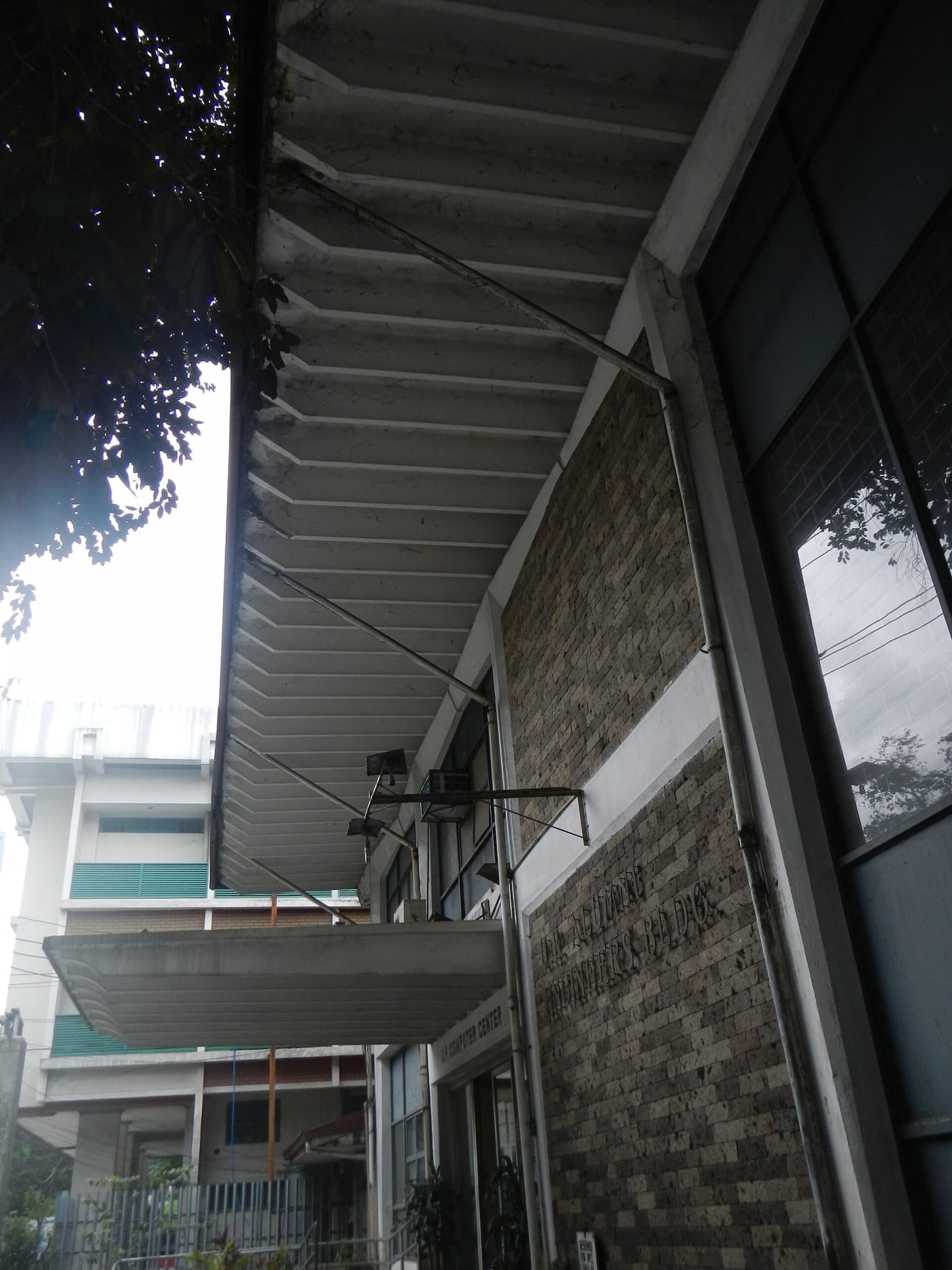 University of the Philippines Computer Center [1] The U.P. Computer Center is an independent unit of the Diliman campus [2] of the Universit