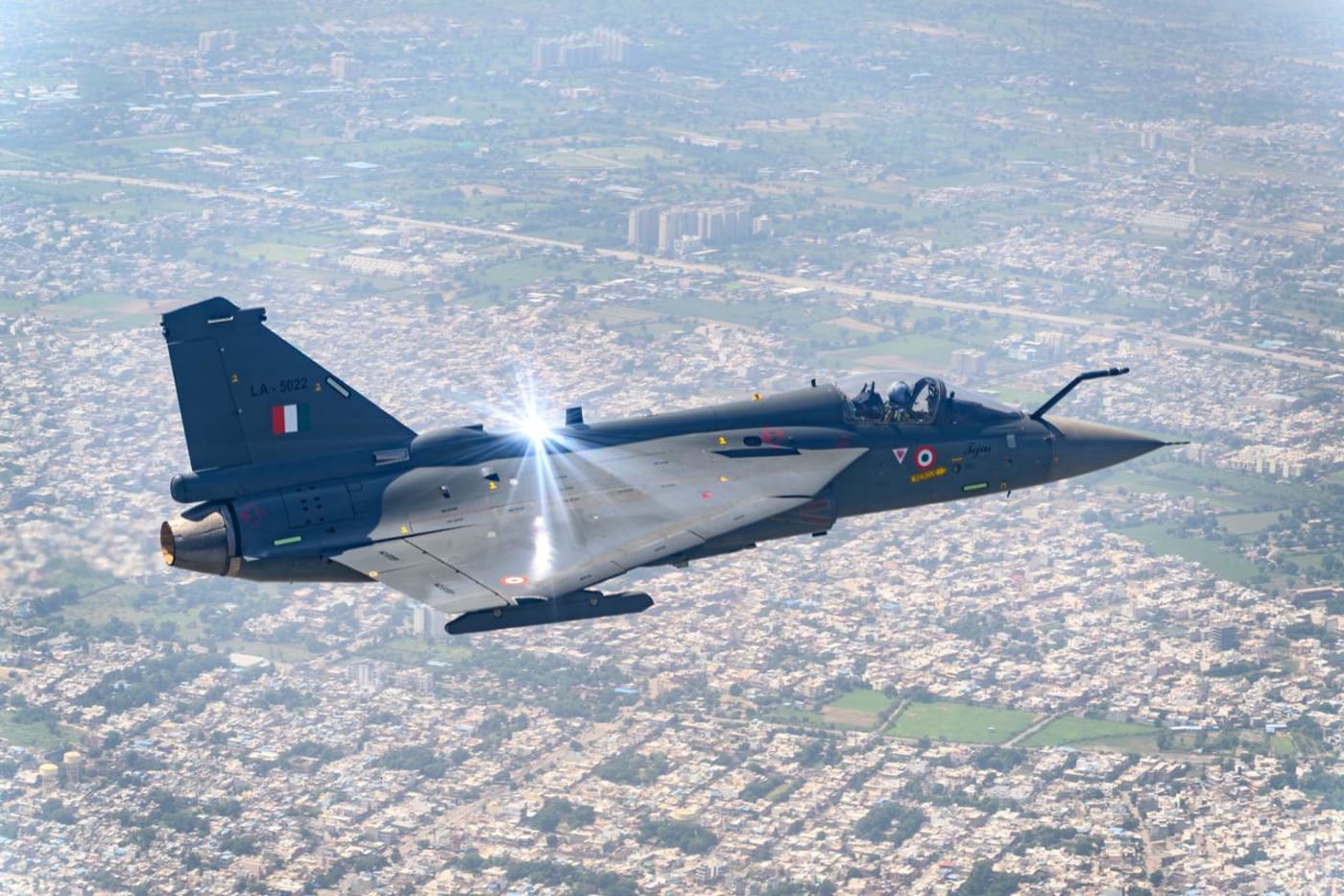 All the three Vice Chiefs of the Indian Armed Forces took to the skies at Air Force Station Jodhpur in the indigenous #Tejas fighter jets of