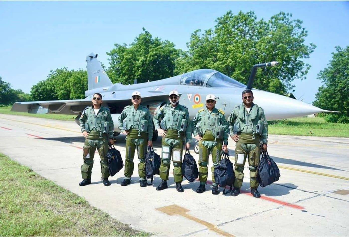 All the three Vice Chiefs of the Indian Armed Forces took to the skies at Air Force Station Jodhpur in the indigenous #Tejas fighter jets of