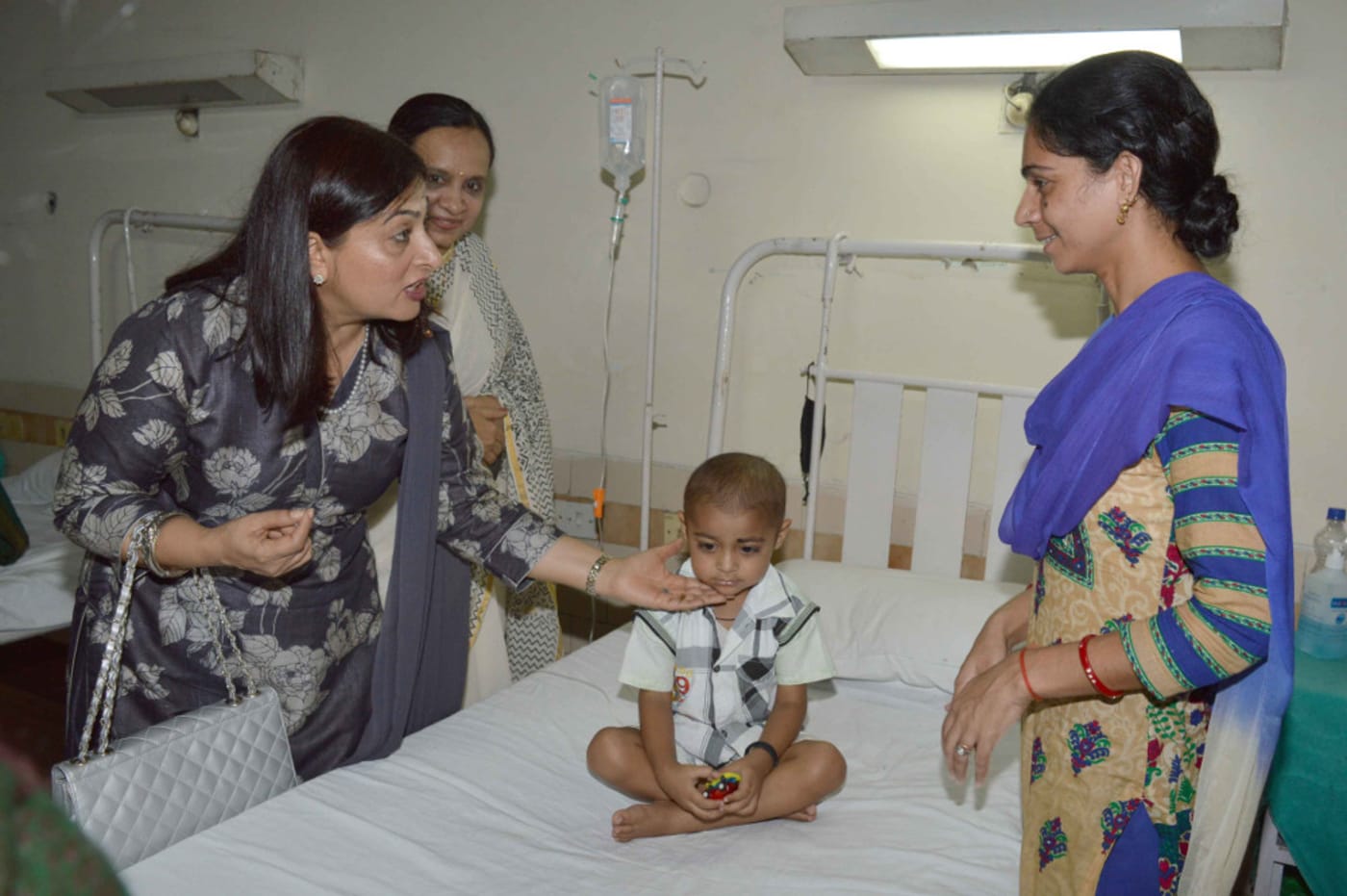Reena Lanba, President Navy Wives Welfare Association visited Army Hospital (Research Referral) to lend her support to 'Prerna'. Prerna - an