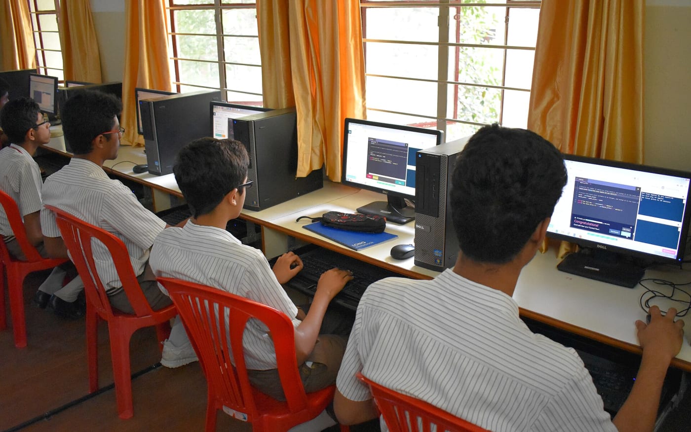 Students can use Progate website or App to learn programming languages from basics.
