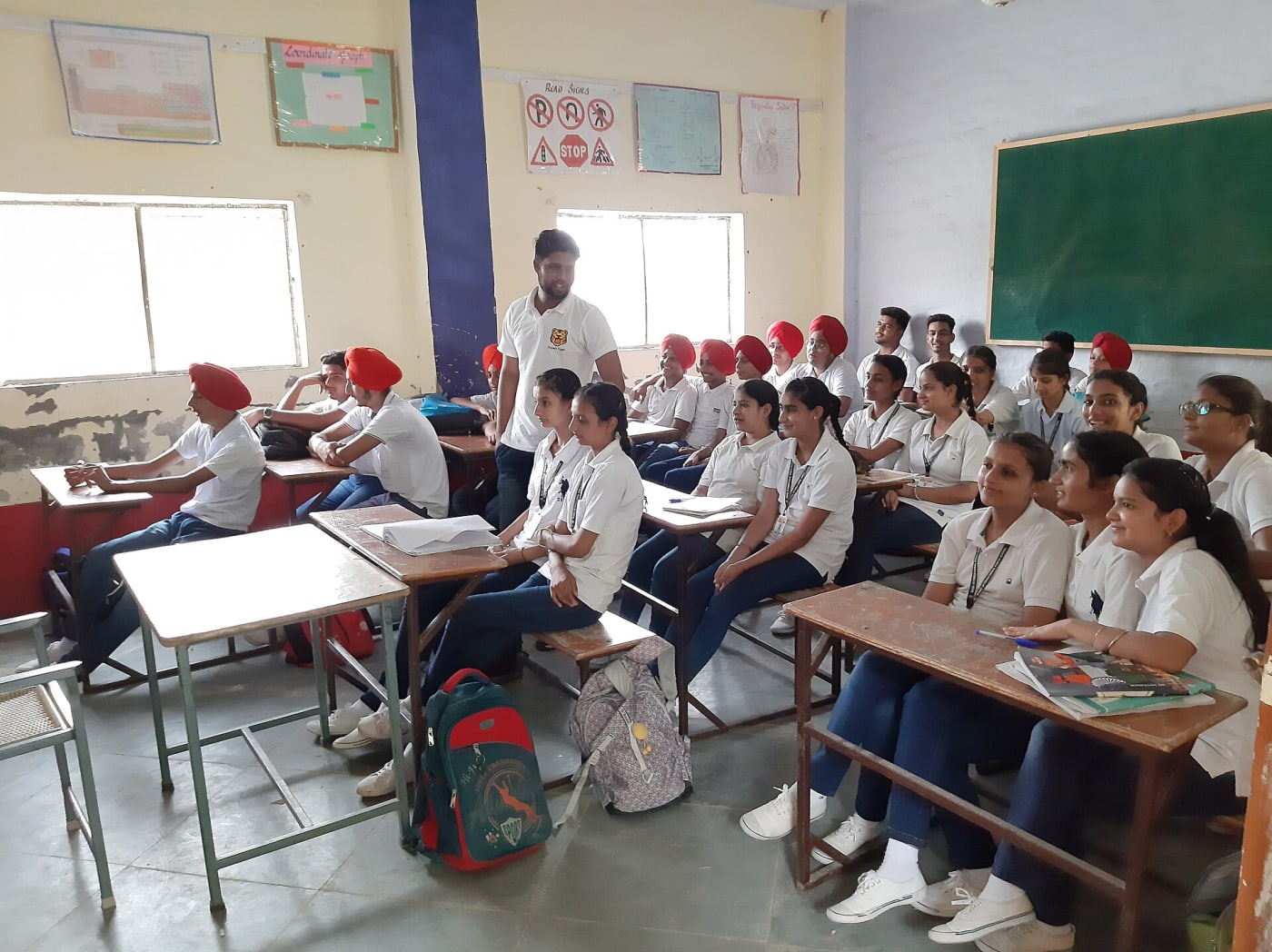 Jagseer S Sidhu a Punjabi Wikimedian teaching about various Wikimedia projects to SEABA School Students_