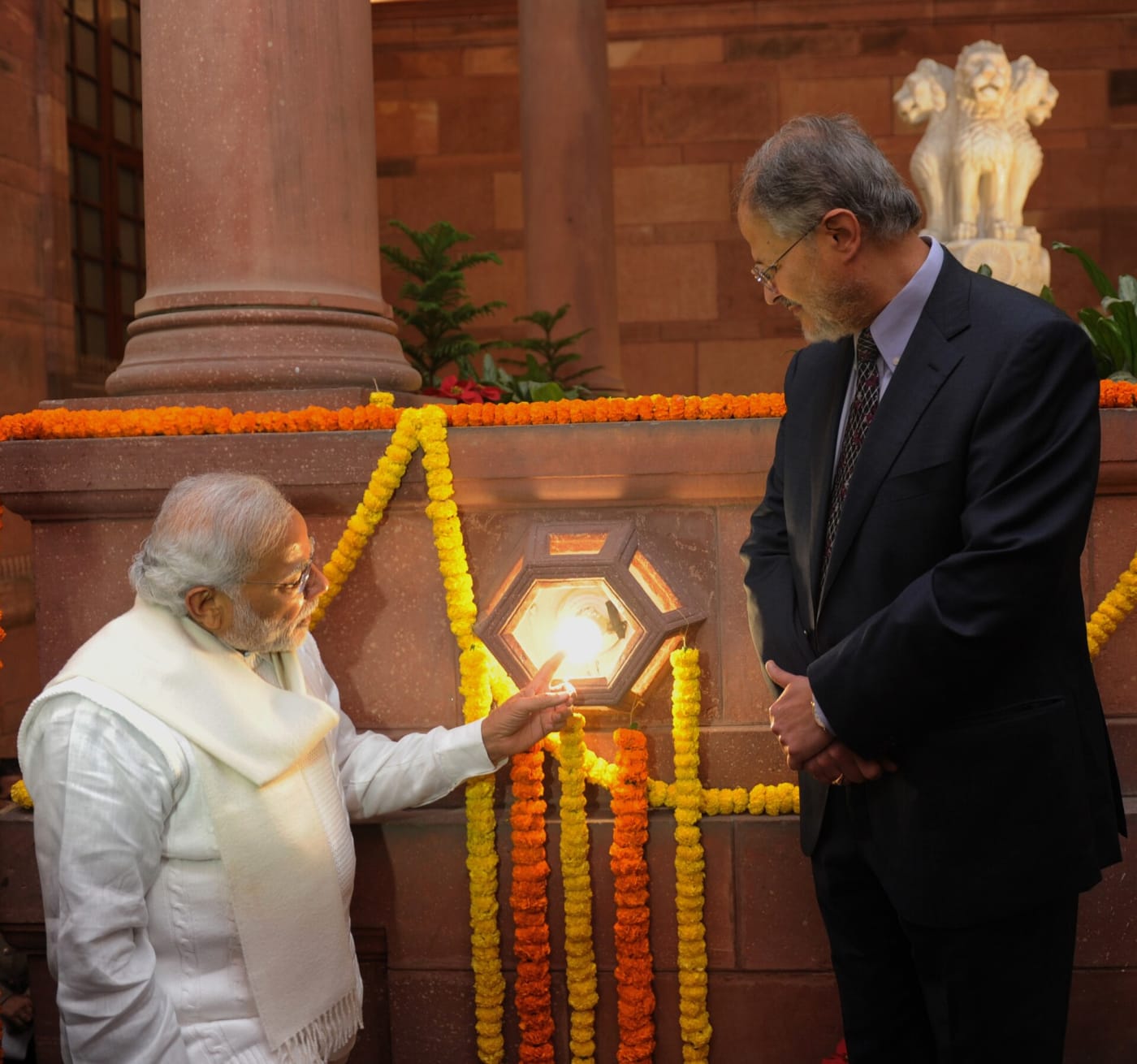 PM Narendra Modi launching the National Programme for LED Street Lighting and LED Home Lighting with Lt. Governor Delhi Najeeb Jung in Delhi