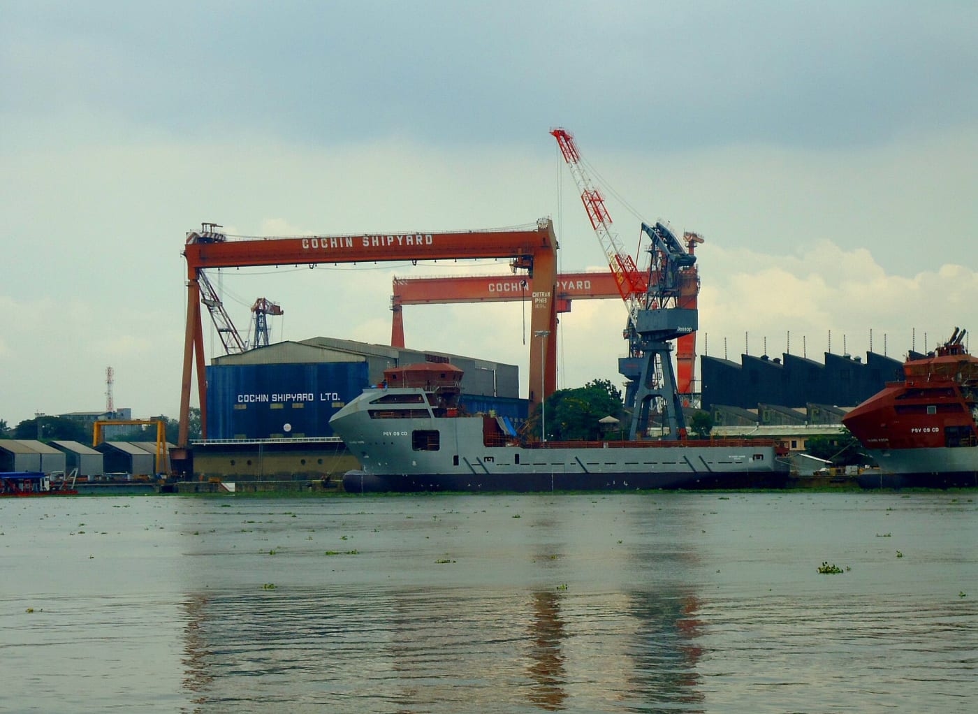 Cochin Shipyard Ltd. Cranes and PSV 09 CD