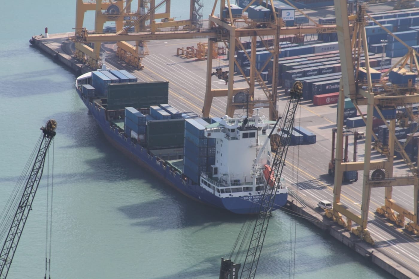 "Susan Borchard" (IMO: 9436197, MMSI: 305445000) at Barcelona container terminal 06/10/2011