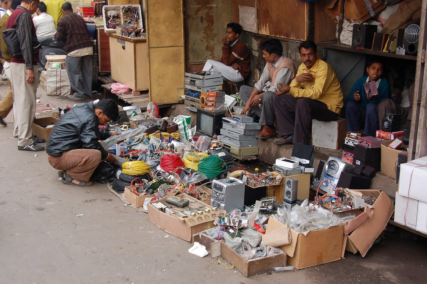 Backstreet vendor, Chandni Chowk, Delhi, India