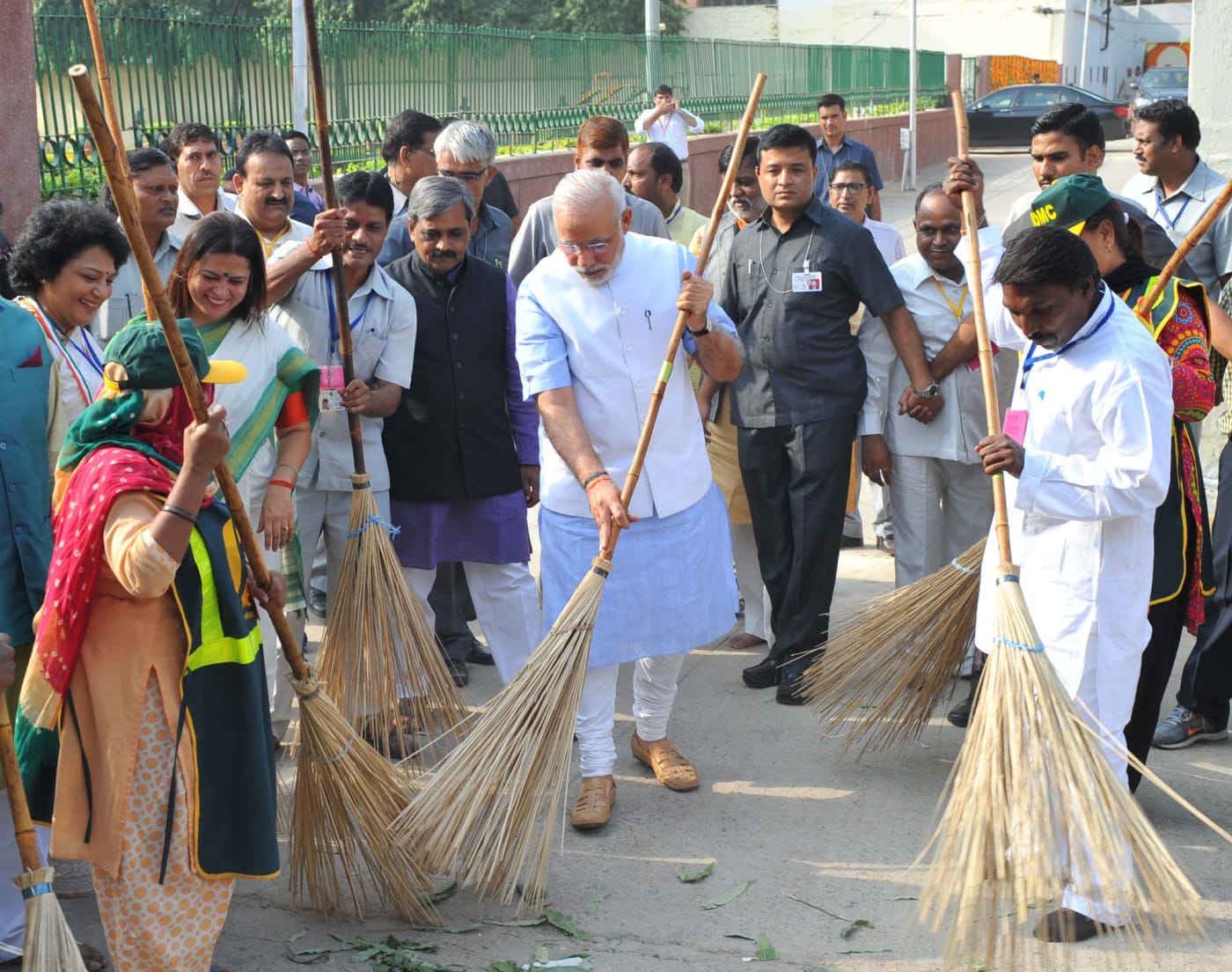 The Prime Minister launching the Swachh Bharat Mission at Valmiki Basti, Delhi, on 2 October 2014.