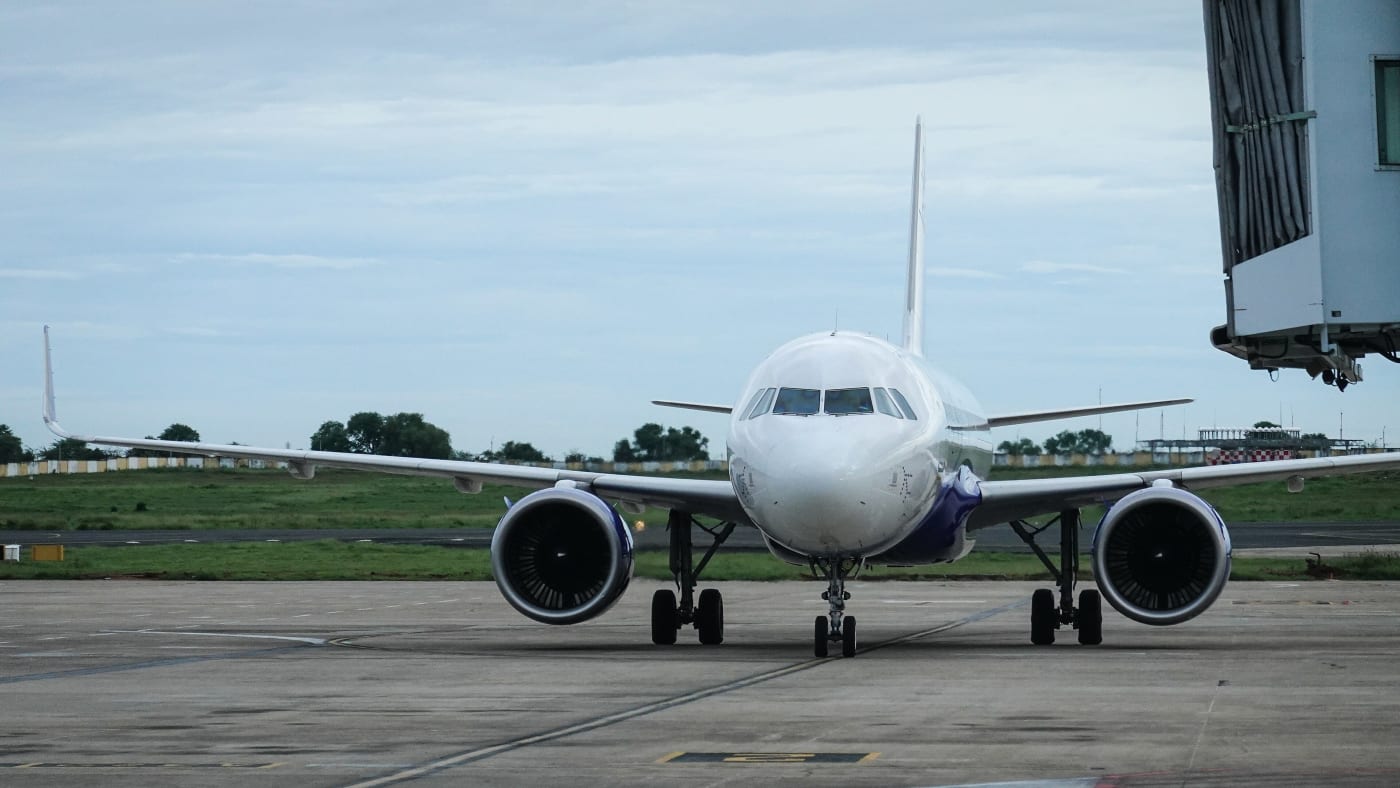 An IndiGo Airbus A320neo approaching the aerobridge at Madurai Airport, Tamil Nadu.