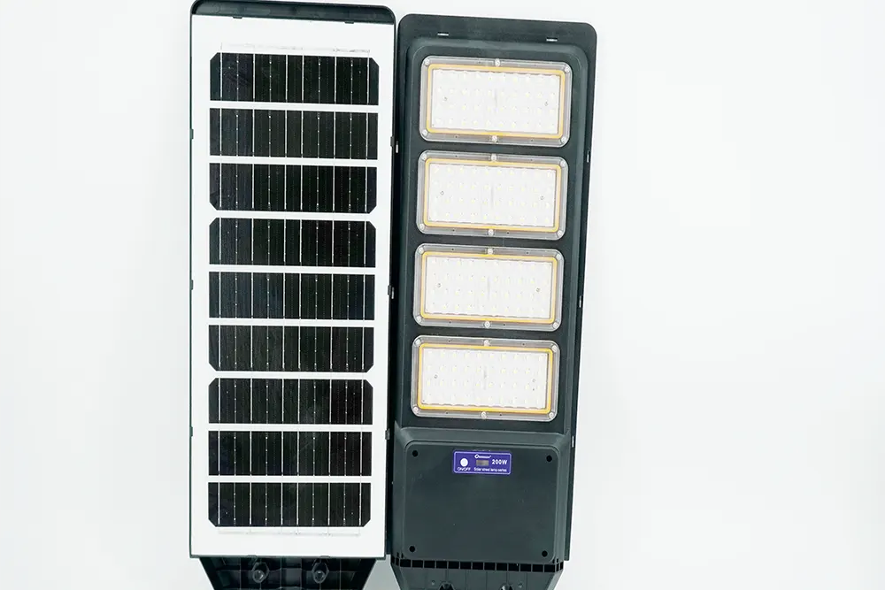 GOODCOM LED SOLAR STREET LIGHT 200W