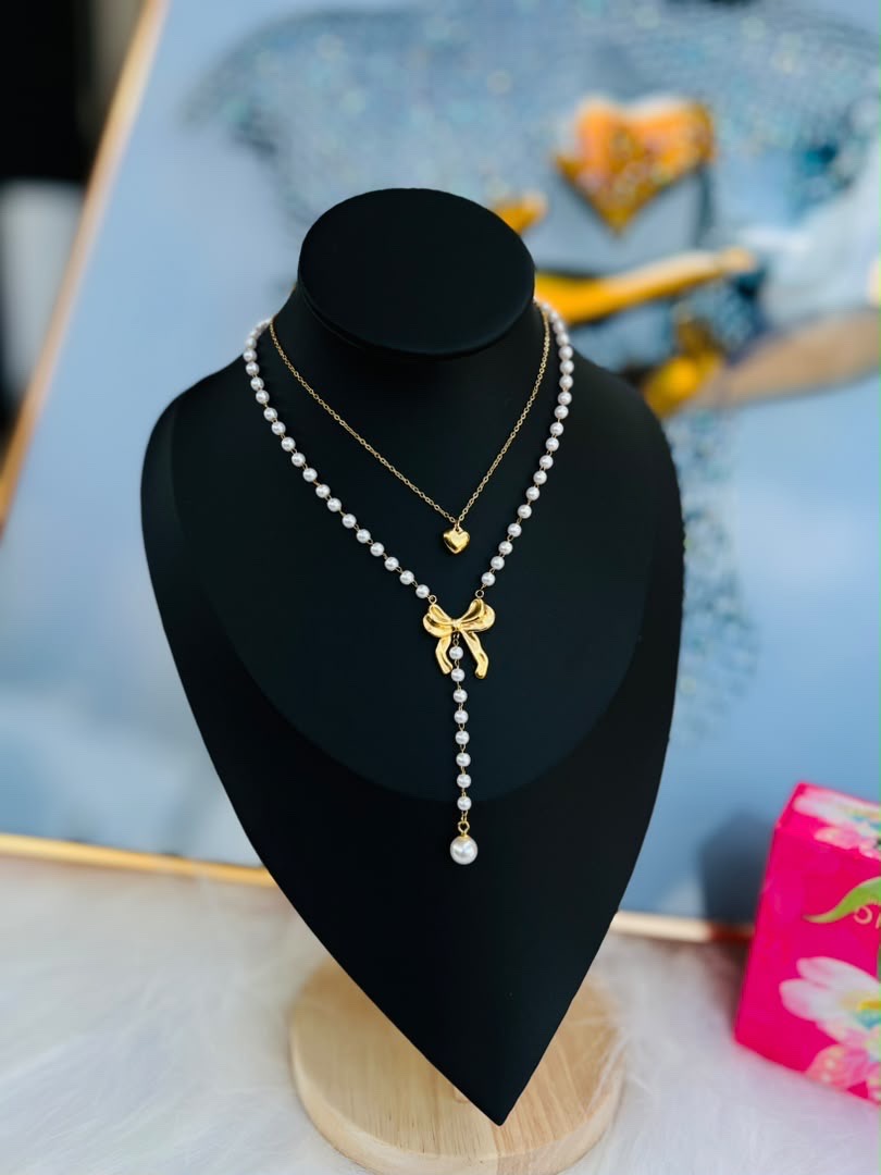 Gold dainty necklace