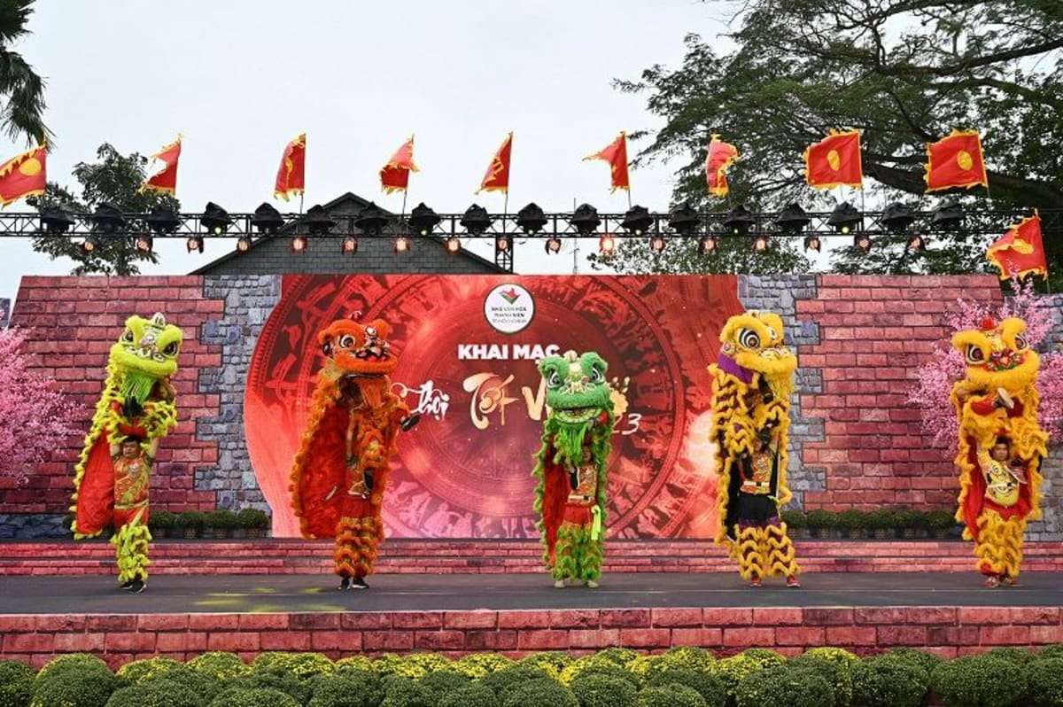 Dạo Sài Gòn ngày Tết