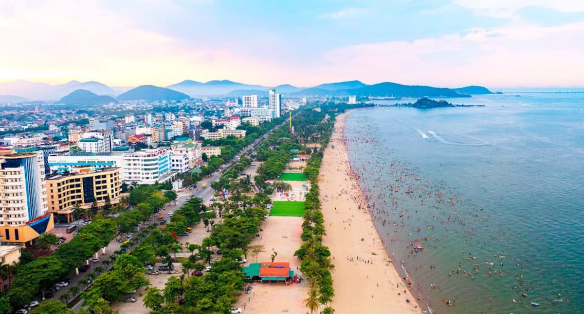Sóng yên biển sạch và vị ngọt mực nháy ở Cửa Lò