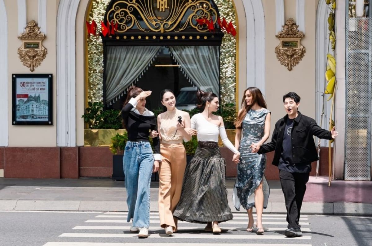 Hương Giang làm "tour guide" trong Wow Ho Chi Minh City, khoe trọn vẻ đẹp và ẩm thực Sài thành