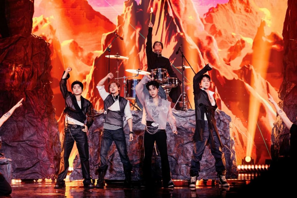 "Mộng Duyên" gây sốt mạng xã hội dù không đăng quang Live Stage 2