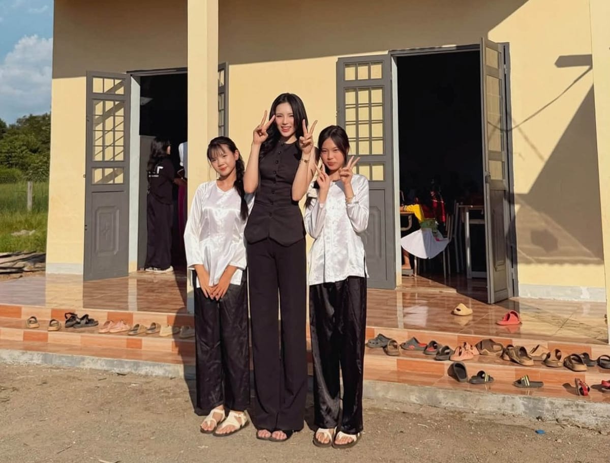 Kỳ Duyên và món quà Trung thu đặc biệt cho trẻ em Ea Kiết, Đắk Lắk