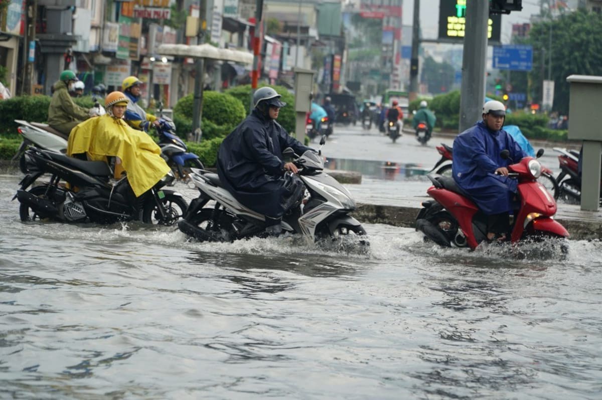 Hôm nay 23/9, dự báo Nam bộ mưa lớn, TP.HCM đề phòng ngập