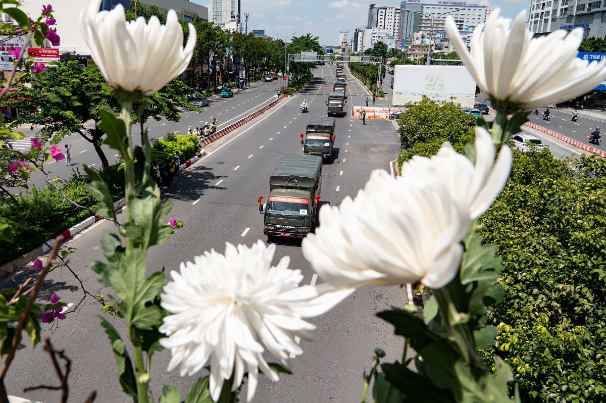 ĐƯỜNG HOA THÁNG 10