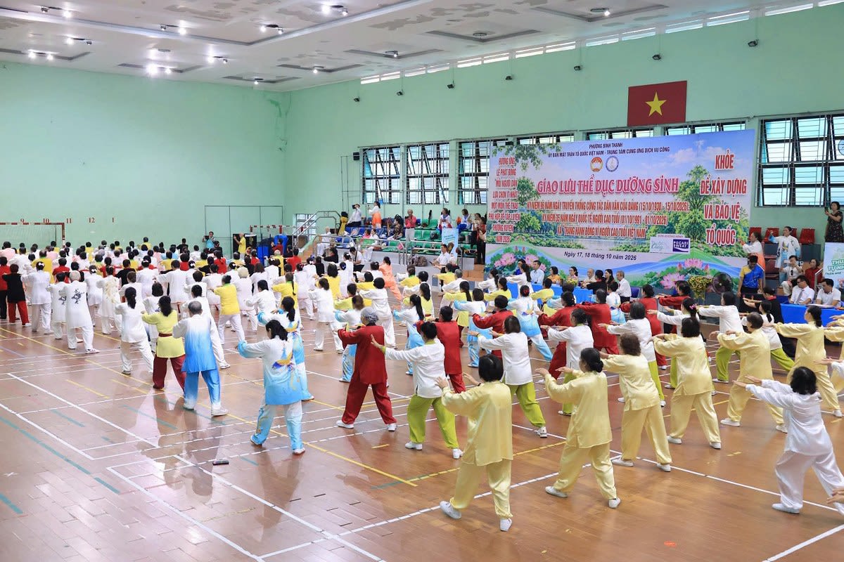 Hơn 500 vận động viên trung, cao tuổi “so tài” sôi nổi tại phường Bình Thạnh