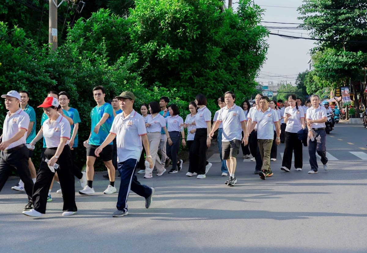 Phường Hạnh Thông: Đi bộ đồng hành “Mỗi bước chân – Triệu tấm lòng”, vận động hơn 719 triệu đồng cho người nghèo