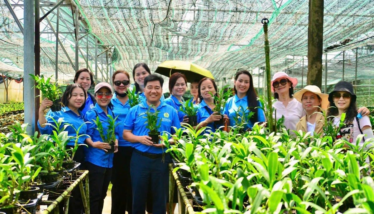 Phường Vĩnh Hội tham quan, tìm hiểu mô hình nông nghiệp công nghệ cao tại Củ Chi