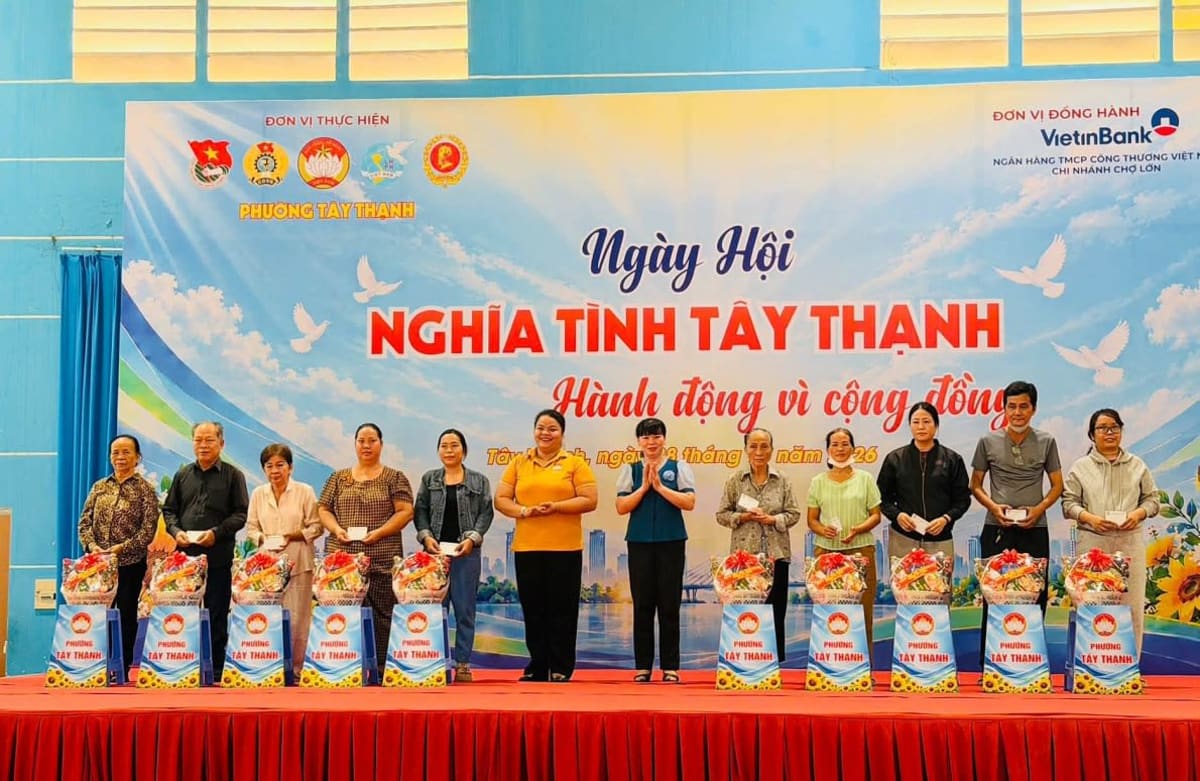 Ấm áp ngày hội “Nghĩa tình Tây Thạnh”: hơn 109 triệu đồng đến với người dân khó khăn