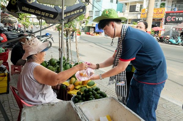 Đội hình tình nguyện Du học sinh TP.HCM lan tỏa giá trị nhân văn