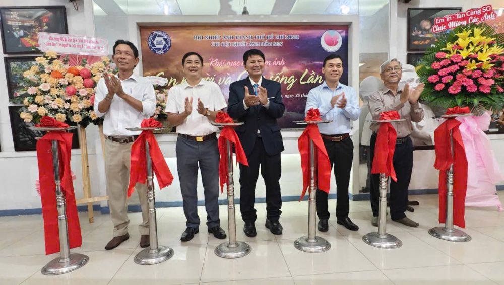 Triển lãm "Con người và cuộc sống": Nơi ký ức tri ân gặp gỡ vẻ đẹp đời thường