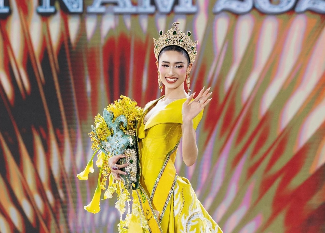 Hành trình chạm tay vào vương miện của “Bông hồng lai” Emoura Phạm