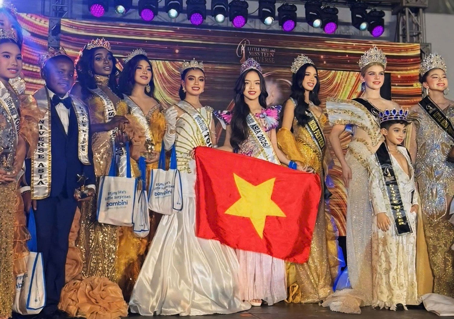 Nguyễn Hoa Thảo Mơ đăng quang Little Miss Universe 2026