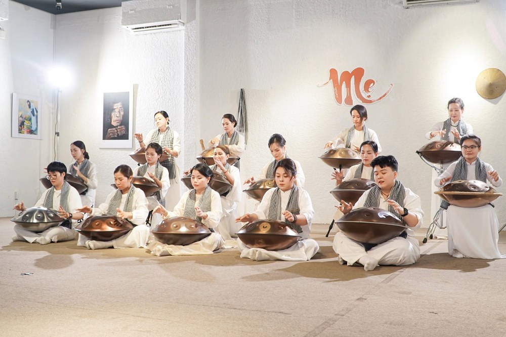 Handpan - Trống thép, tay trần và âm nhạc chữa lành