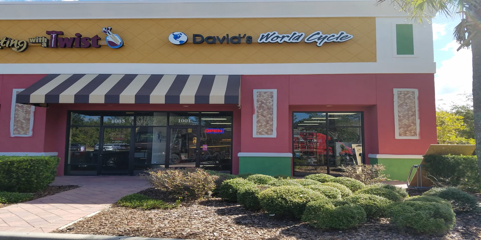 Restaurant front glass panel installation and replacement Orlando FL