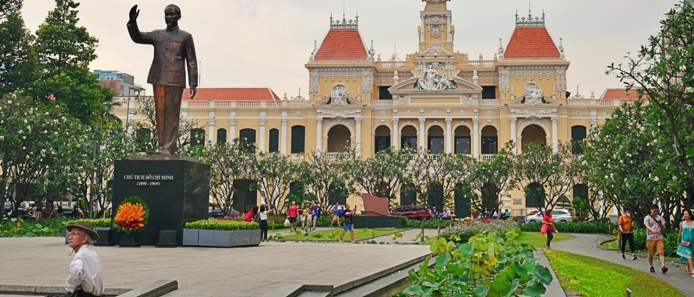 Het stadhuis van Ho Chi Minh City aan het eind van Nguyen Hue