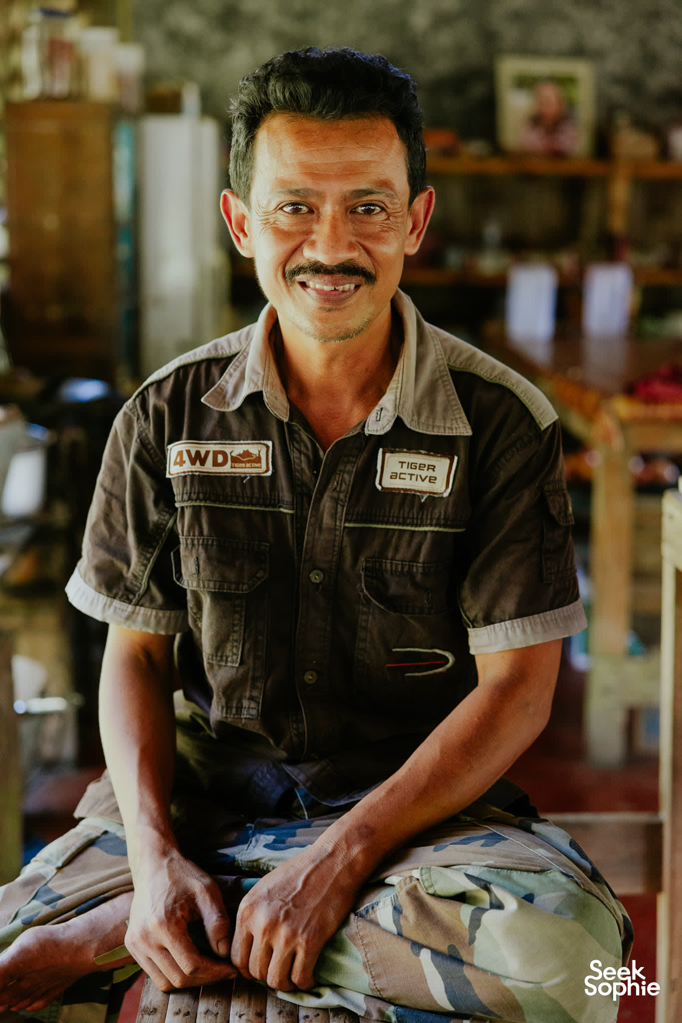 Mr Yoo, de gastheer van Rungfah Farm Stay, in zijn keuken
