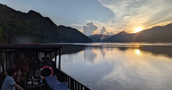 Luang Prabang: namiddag Kuang Si-watervallen en rondvaart tijdens zonsondergang