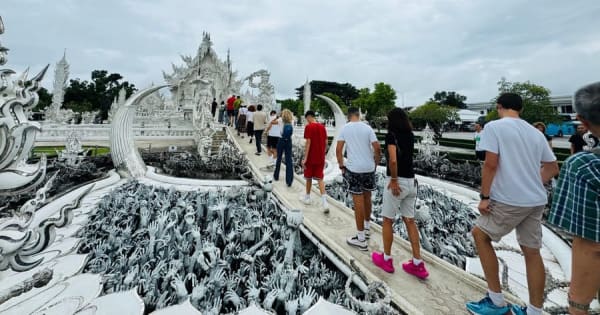 Het beste van Chiang Rai: begeleide tour langs 7 belangrijke bezienswaardigheden en buffet met uitzicht op de rivier