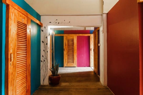 Pomme Hostel Restaurant & Bar