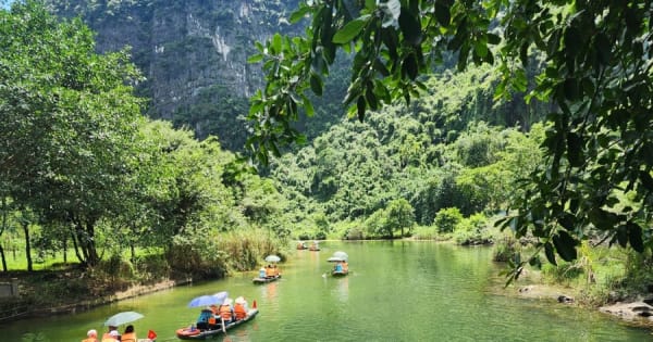 Hanoi: Ninh Binh, Bai Dinh/Hoa Lu, Trang An en Mua Cave Tour