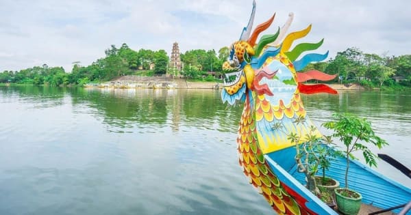 Hue: Drakenboot, Parfumrivier, Pagode & Koninklijke Tombe Tour