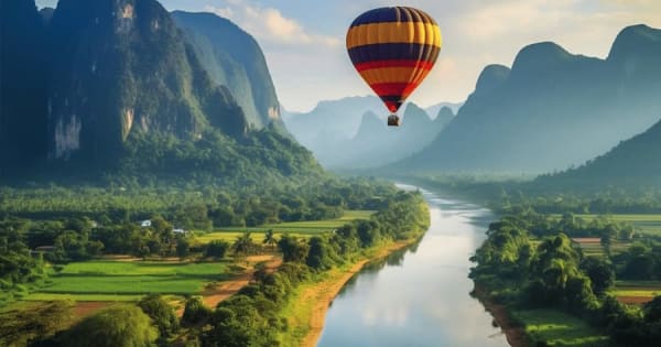 Vang Vieng: ballonvaart met ophaalservice vanaf je hotel in de stad