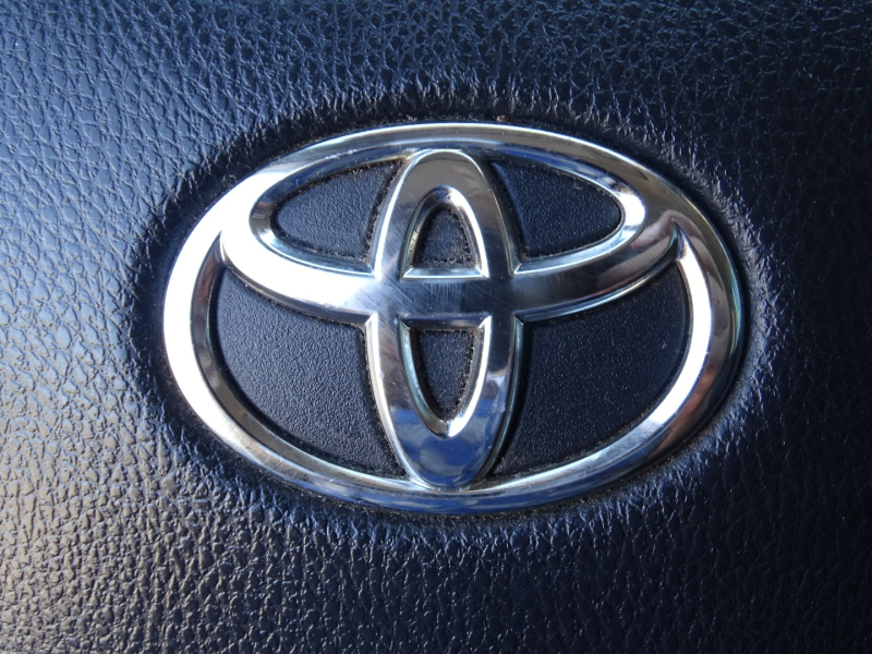 Toyota Corolla 2017 price $12,999