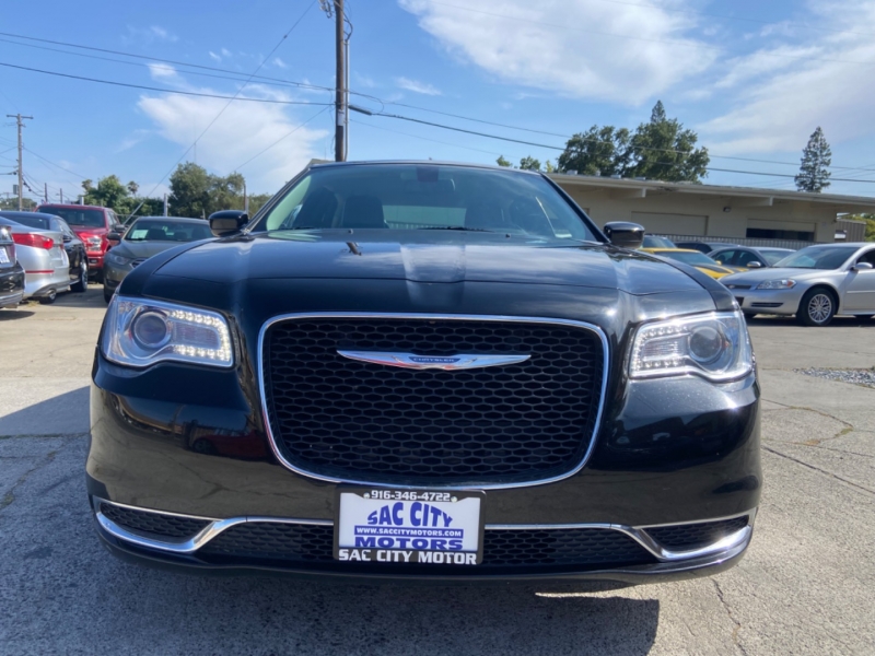 Chrysler 300 2018 price $15,999