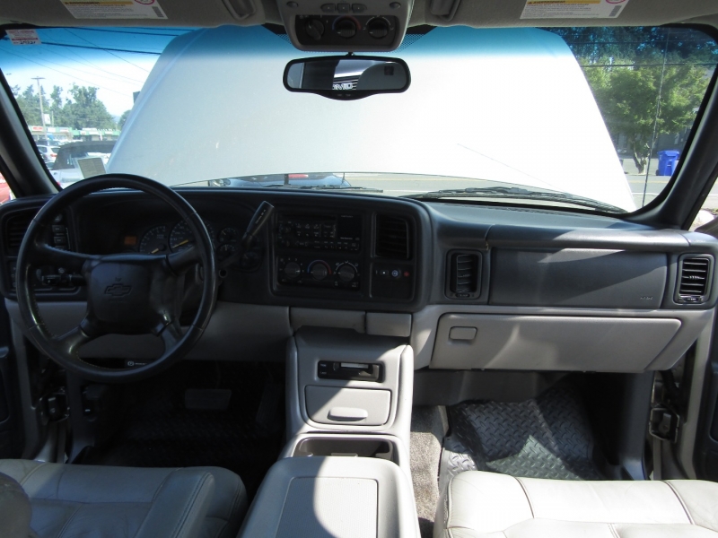 Chevrolet Suburban 2001 price $5,477