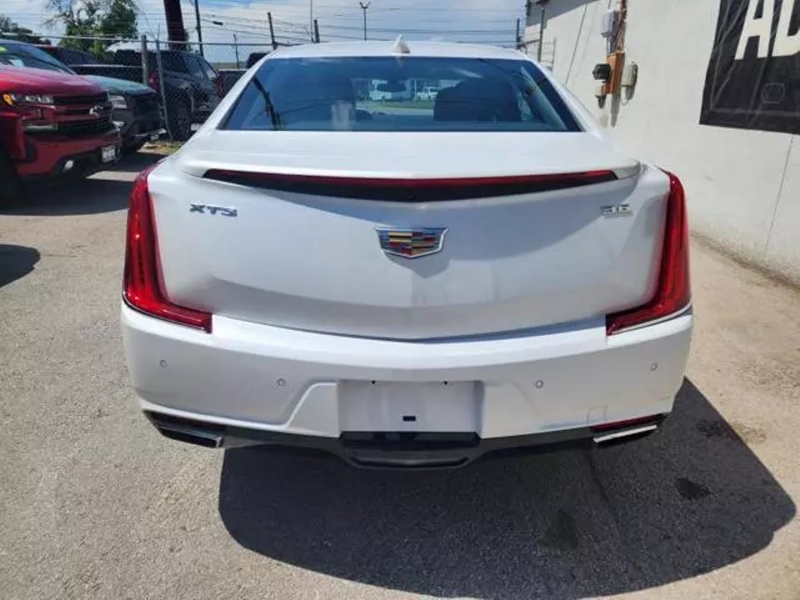 Cadillac XTS 2018 price $26,000