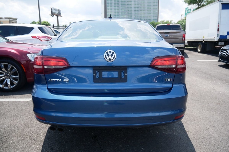 Volkswagen Jetta 2017 price $15,549