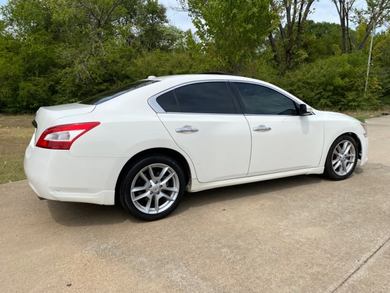 2011 nissan maxima sv price