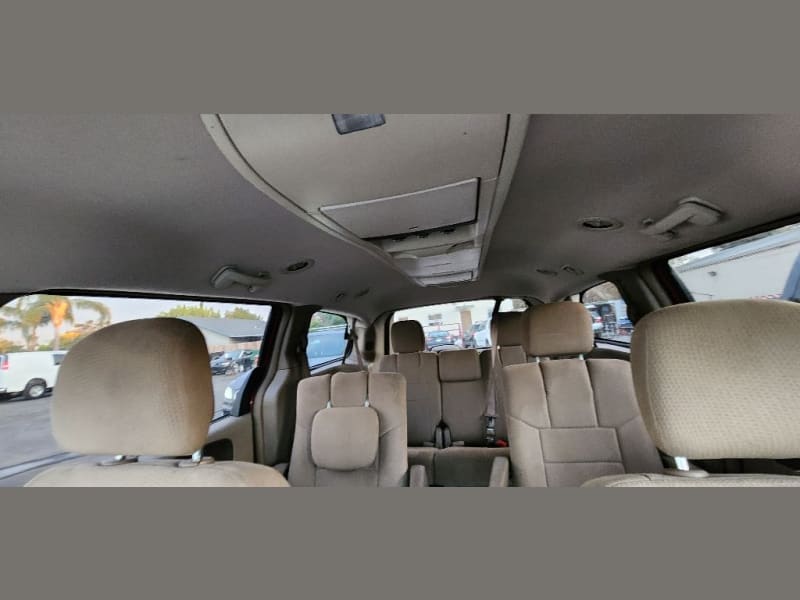 CHRYSLER TOWN AND COUNTR 2013 price $8,975
