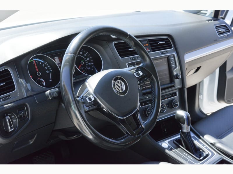 Volkswagen e-Golf 2016 price $15,888